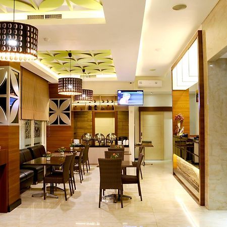 Biz Boulevard Hotel Manado Zewnętrze zdjęcie