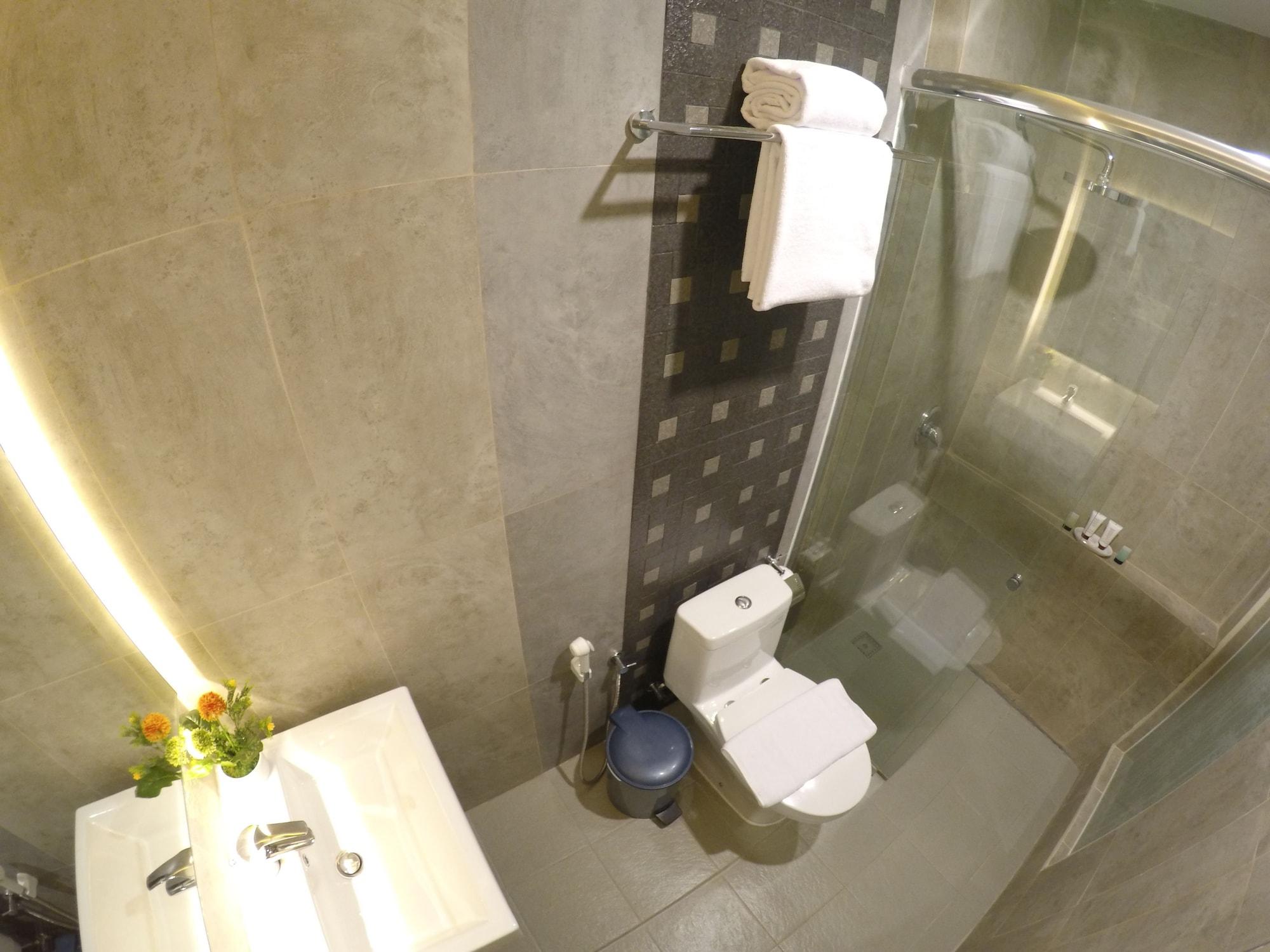 Biz Boulevard Hotel Manado Zewnętrze zdjęcie