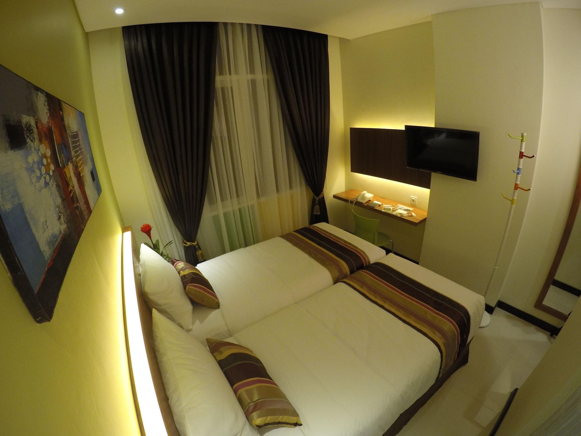 Biz Boulevard Hotel Manado Zewnętrze zdjęcie