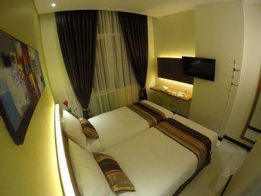 Biz Boulevard Hotel Manado Zewnętrze zdjęcie