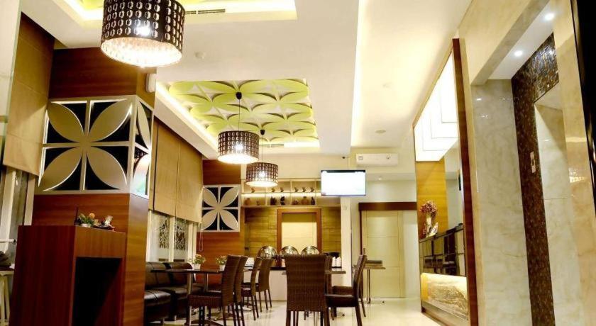 Biz Boulevard Hotel Manado Zewnętrze zdjęcie