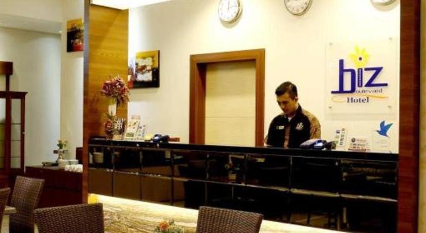 Biz Boulevard Hotel Manado Zewnętrze zdjęcie