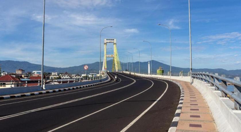 Biz Boulevard Hotel Manado Zewnętrze zdjęcie