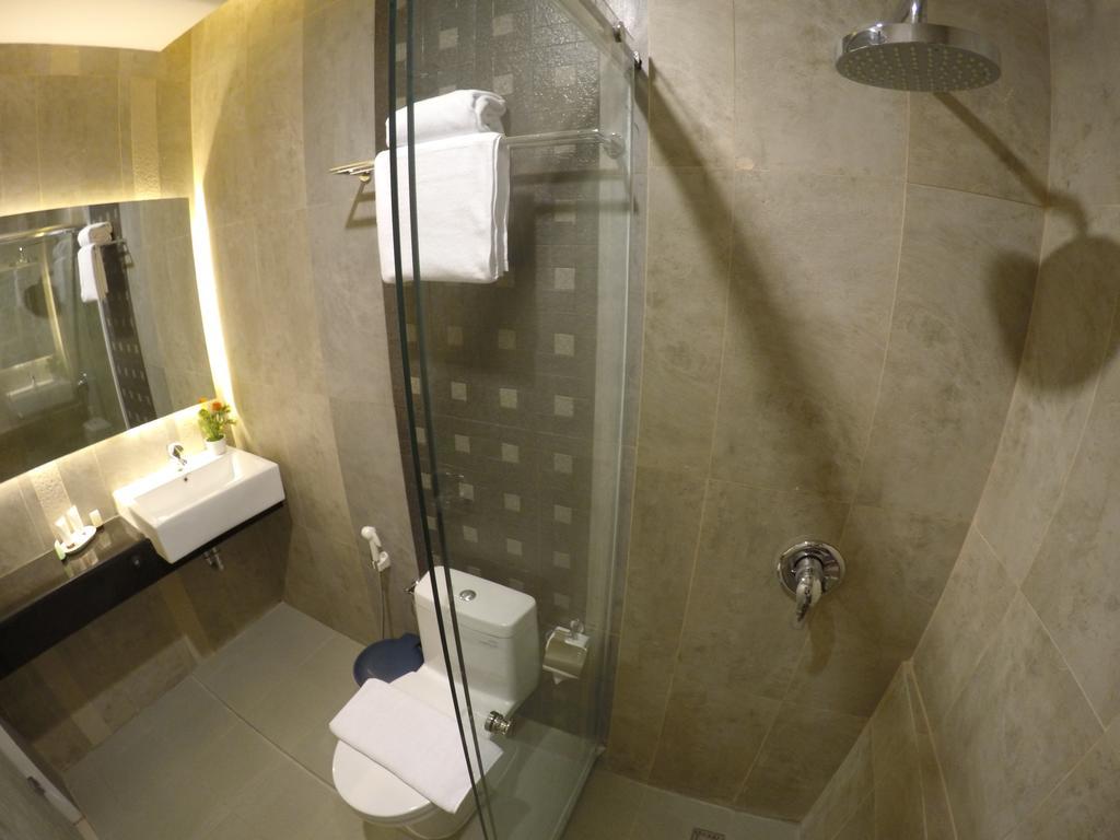 Biz Boulevard Hotel Manado Zewnętrze zdjęcie