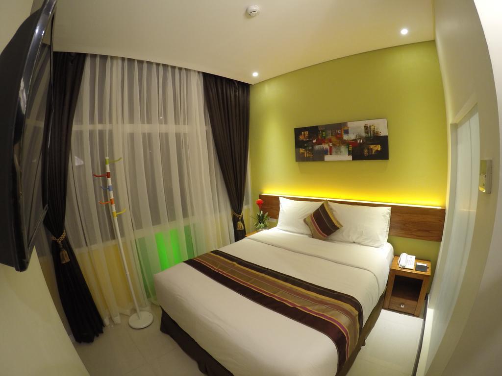 Biz Boulevard Hotel Manado Zewnętrze zdjęcie