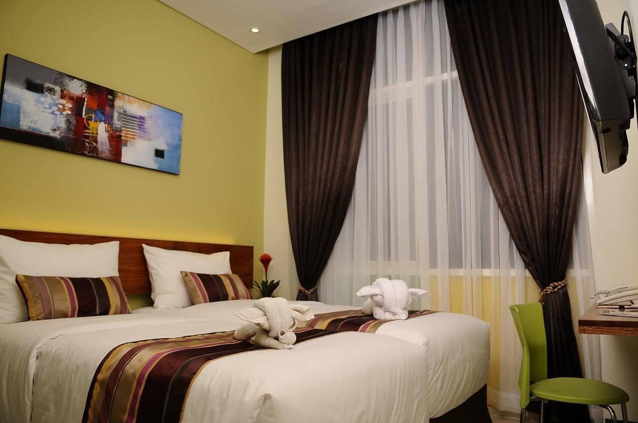Biz Boulevard Hotel Manado Zewnętrze zdjęcie