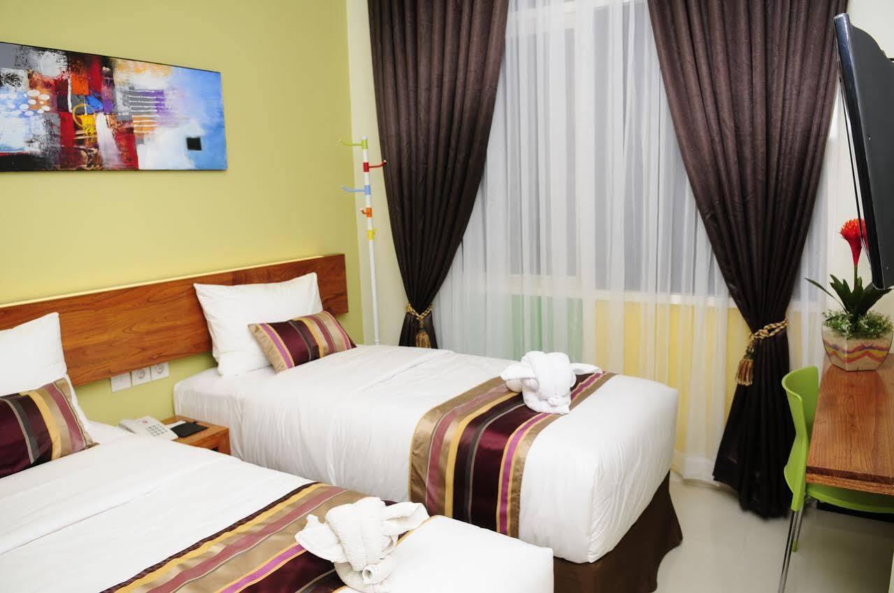 Biz Boulevard Hotel Manado Zewnętrze zdjęcie
