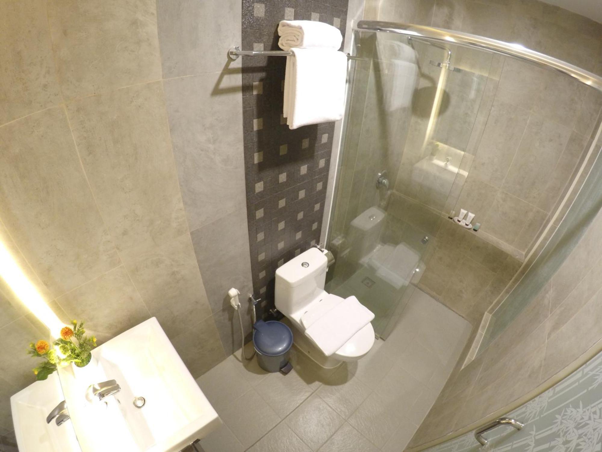 Biz Boulevard Hotel Manado Zewnętrze zdjęcie